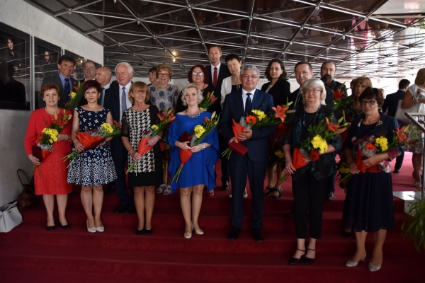 Ocenenie najúspešnejších pedagógov a žiakov stredných škôl