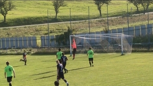 rozhodujúci moment v zápase Pušovce - Terňa 0:1